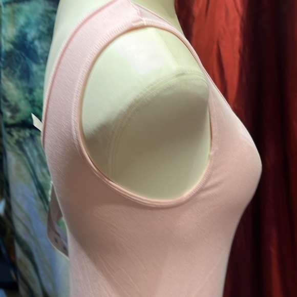Nwt light pink one size fits all bamboo fabric tank top - Picture 4 of 7